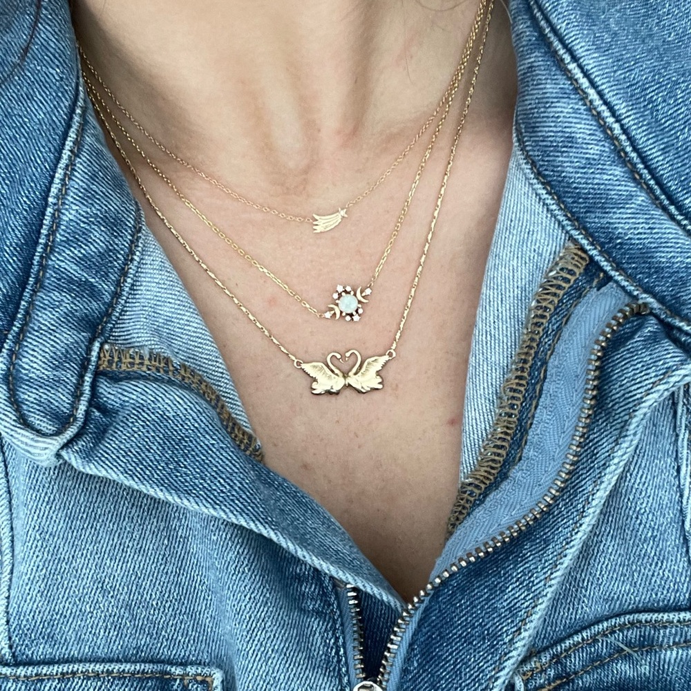 Spell Lovers Swan pendant